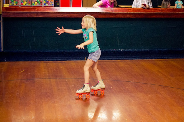 kid-roller-skating