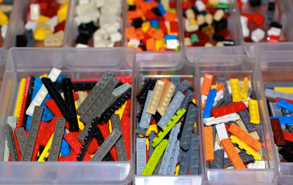 LEGOorganization_RoyLuck_flickr_newyearsresolutions_national_redtricycle