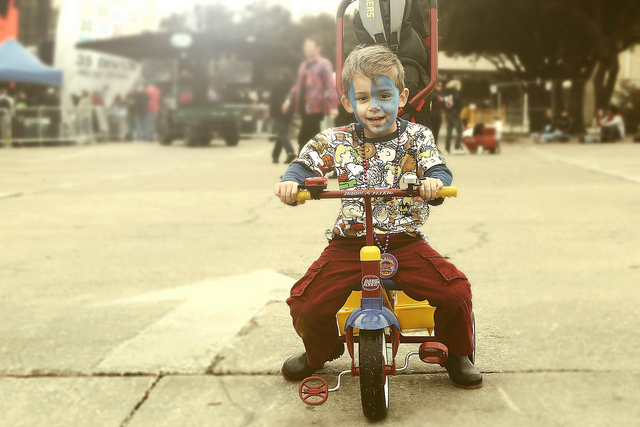 Tricycle boy deco Jonathan Silverberg Flickr CC