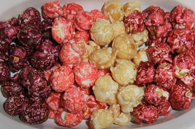 colored popcorn 