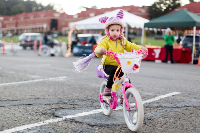 family-bike-parade-photo-credit-charity-vargas