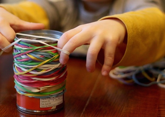 rubber-bands-keep-kids-busy-20140307-5-800x533
