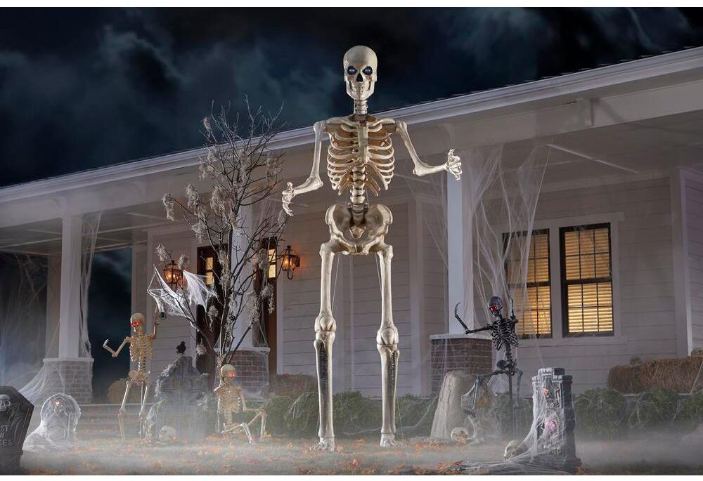  12-Foot Giant-Sized Skeleton with LifeEyes 